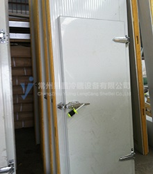 Easy crystal cold storage door