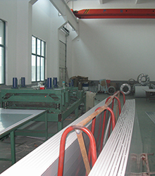 Automatic roll forming machine
